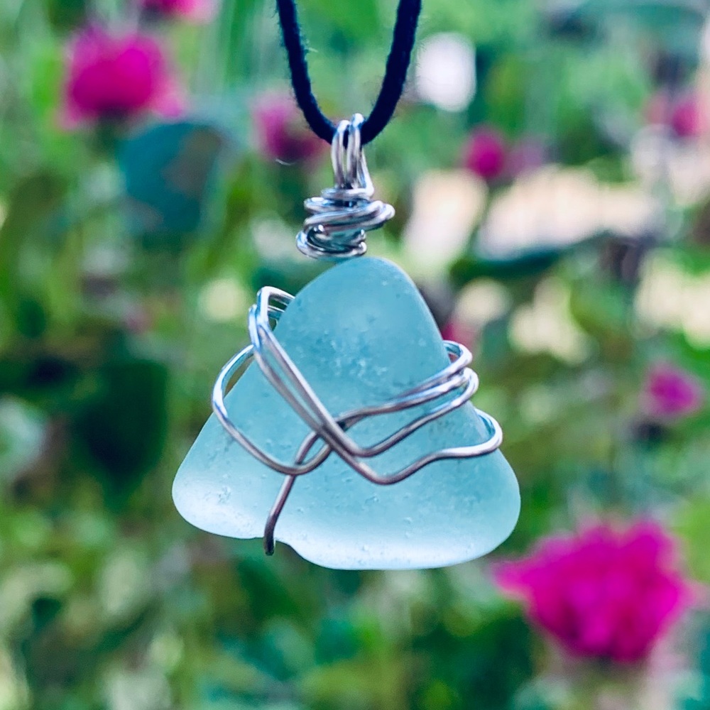 Maui Love Triangle Seaglass Necklace - Picture 1 of 7